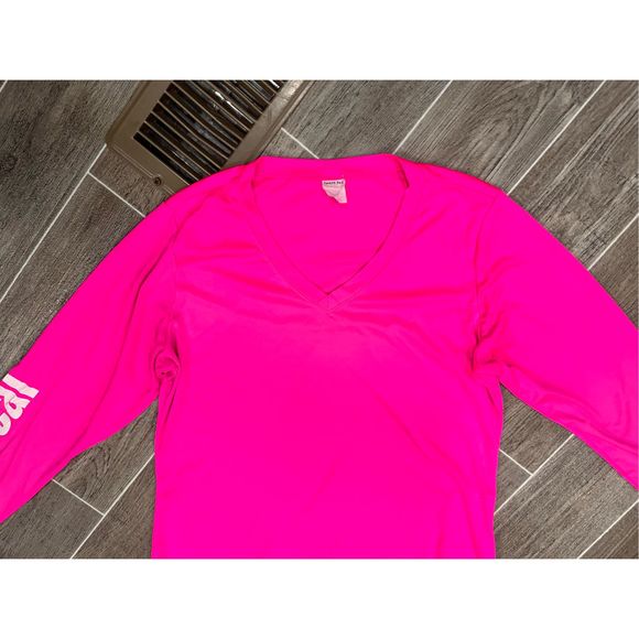 Hot pink shirt critical care. Sport tech. Medium long sleeve - Picture 5 of 15